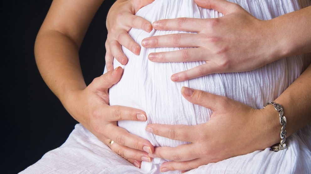 Фотосесія вагітних – зйомка вагітної в очікуванні малечі